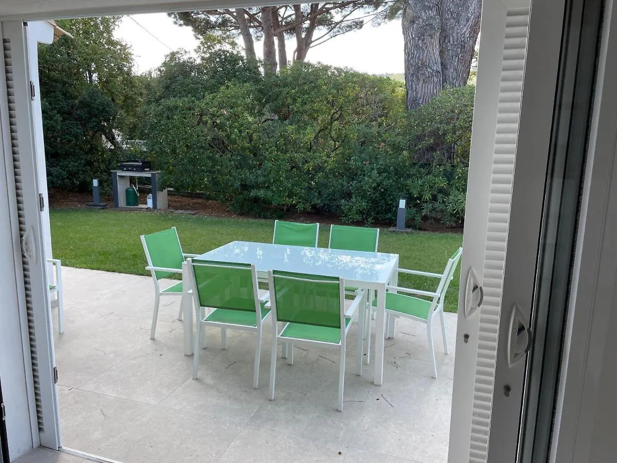 Le Mas De La Dame Saint-Tropez Bed & Breakfast
